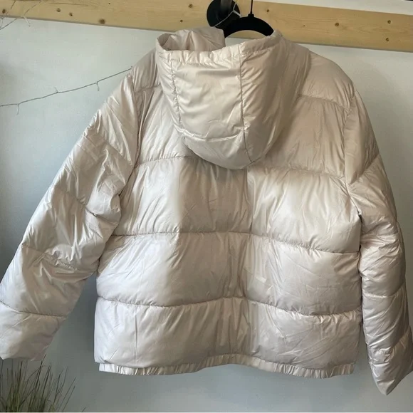 Torrid Women's Cream Puffer Jacket Size 2X - Picture 5 of 6